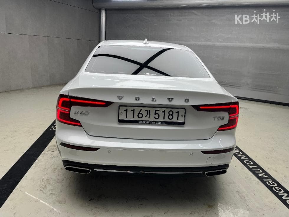 Volvo S60 3-토 поколение2.0 T5 Inscription - 3