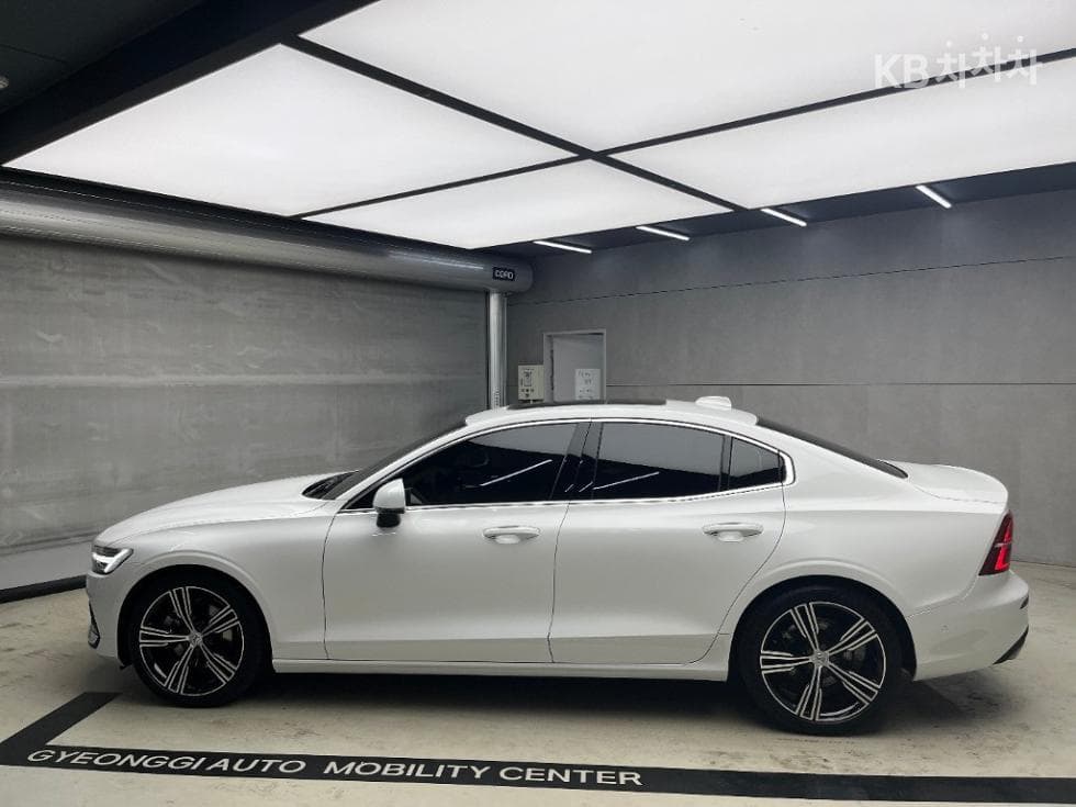 Volvo S60 3-토 поколение2.0 T5 Inscription - 4