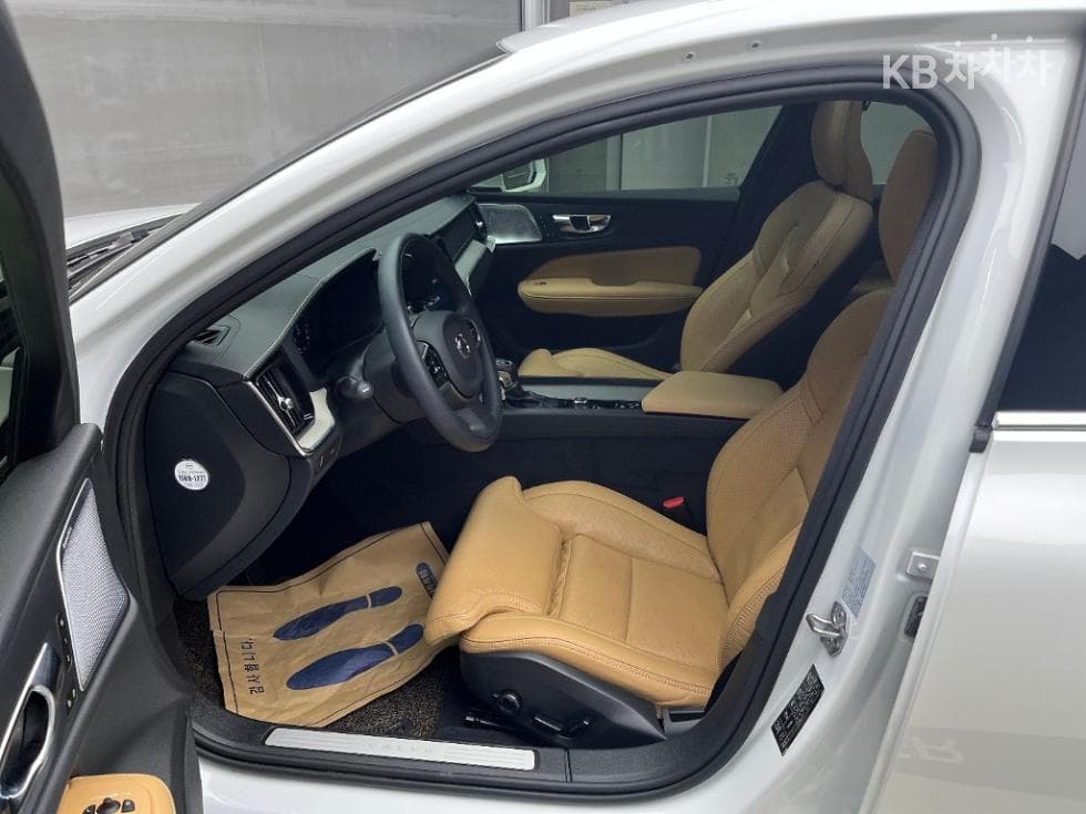 Volvo S60 3-토 поколение2.0 T5 Inscription - 5