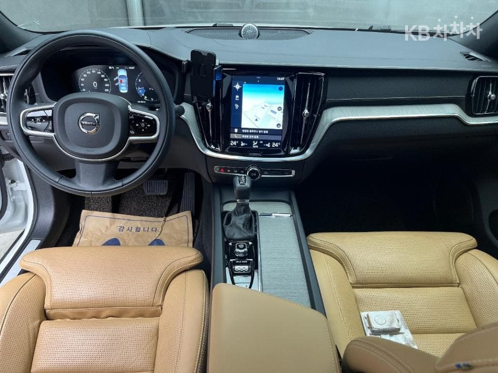 Volvo S60 3-토 поколение2.0 T5 Inscription - 7
