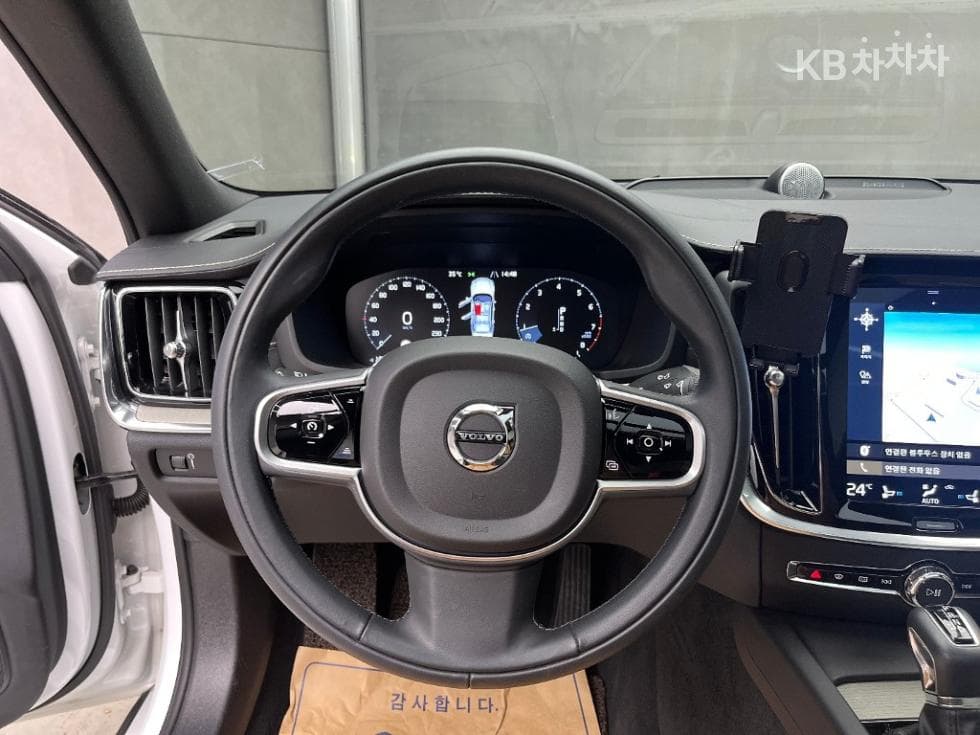 Volvo S60 3-토 поколение2.0 T5 Inscription - 9