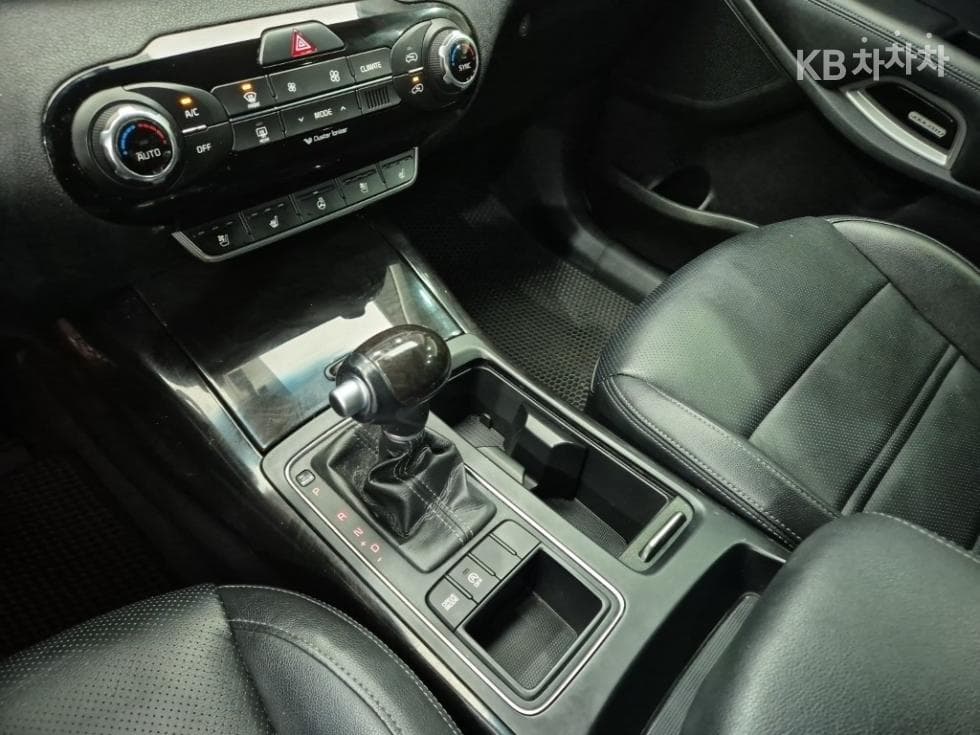 Киа All NewSorentoДизел 2.0 2WD Престиж - 8