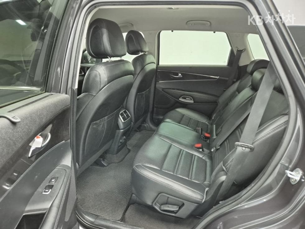 Киа All NewSorentoДизел 2.0 2WD Престиж - 12