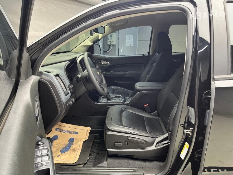 Джи Ем Корея Real New Colorado3.6L V6 4x4 Z71-X Midnight - 5