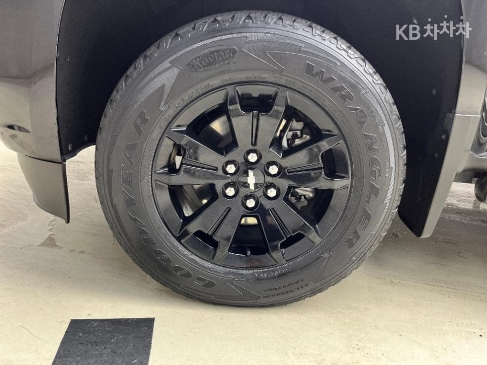 Джи Ем Корея Real New Colorado3.6L V6 4x4 Z71-X Midnight - 17