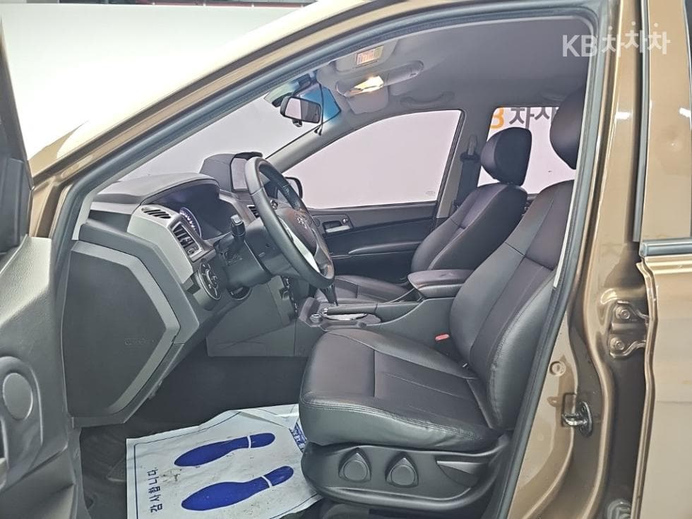 KG Mobility The New (facelift) Korando Sports (pickup variant)2.2 CX7 4WD 클럽 - 11