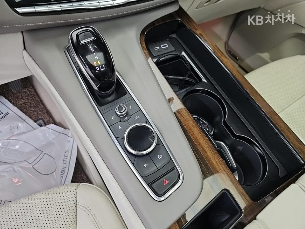 캐딜락 ESCALADE(5세대)6.2 V8 Sport Platinum - 8