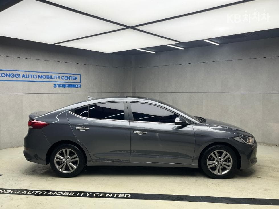 Hyundai Avante (Elantra)AD1.6 GDi Modern - 2