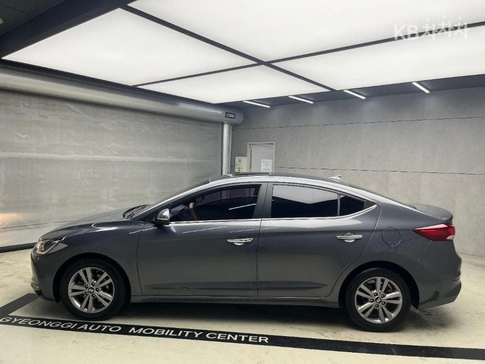 Hyundai Avante (Elantra)AD1.6 GDi Modern - 4