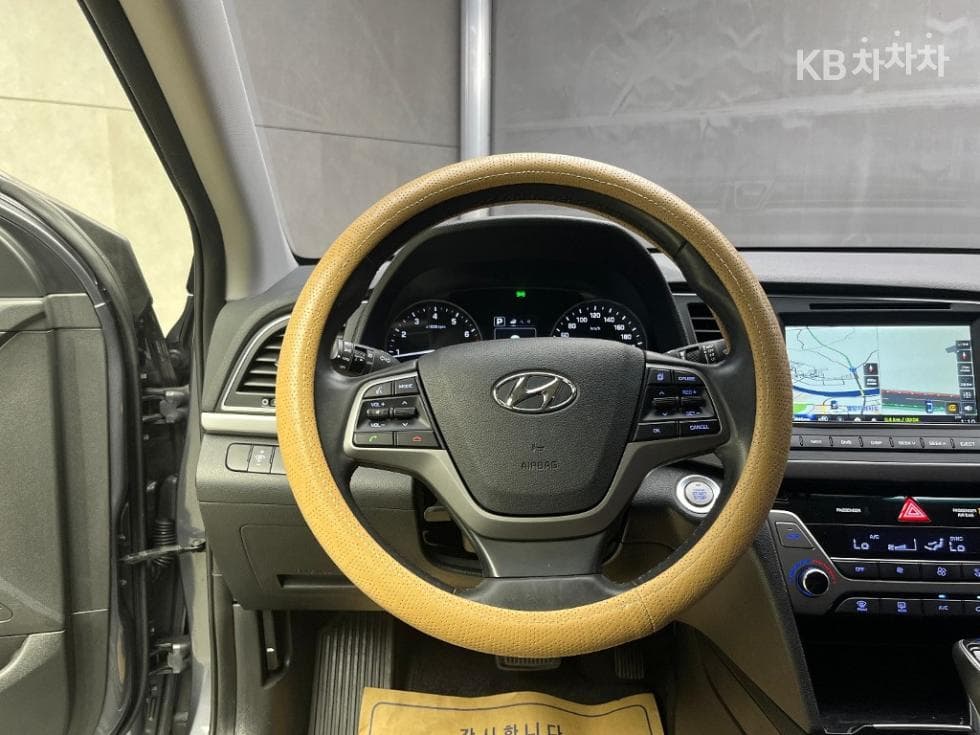 Hyundai Avante (Elantra)AD1.6 GDi Modern - 9