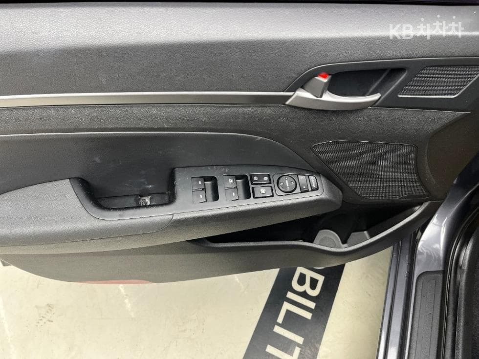 Hyundai Avante (Elantra)AD1.6 GDi Modern - 11
