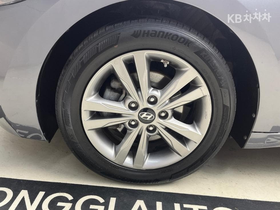 Hyundai Avante (Elantra)AD1.6 GDi Modern - 17
