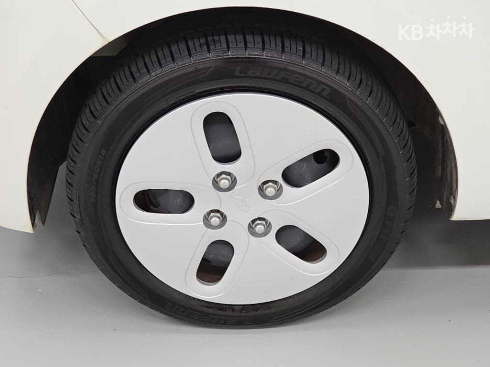 Киа The New (фейслифт) Рей (ван) Ван1.0 Бензин Ван 2-местен Стандартен - 17