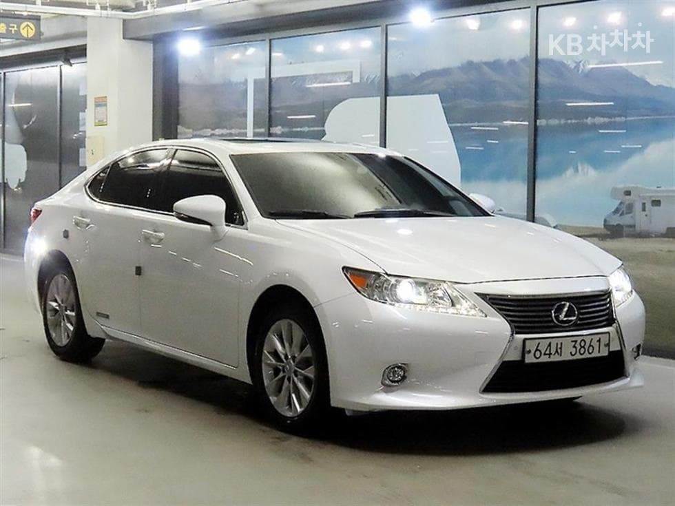 Lexus Нов ES 300h Сюприм (висок клас) - Image 1