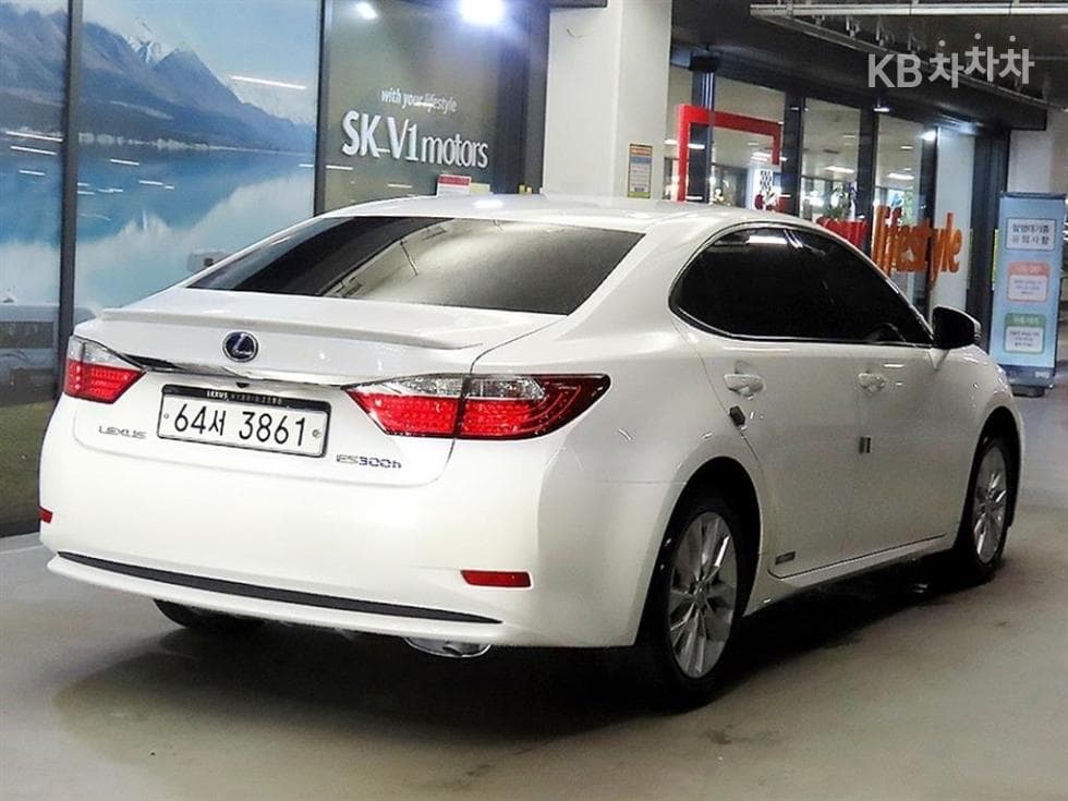 Lexus Нов ES300h Сюприм (висок клас) - 4