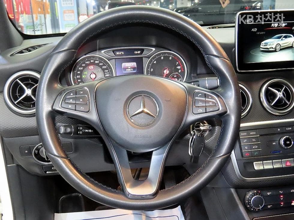 Mercedes-Benz A클래스A200 W176 - 8