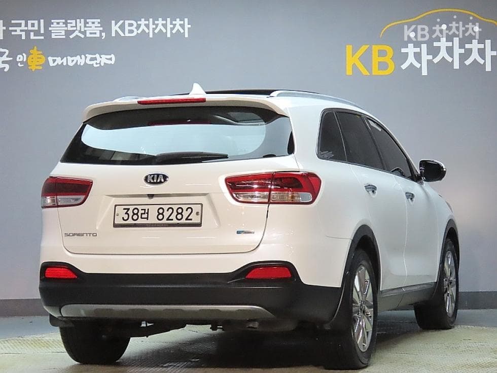 Киа All NewSorentoДизел 2.2 2WD Noblesse Специал (специален признак/издание) - 2