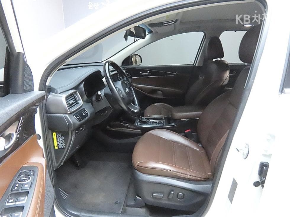 Киа All NewSorentoДизел 2.2 2WD Noblesse Специал (специален признак/издание) - 10