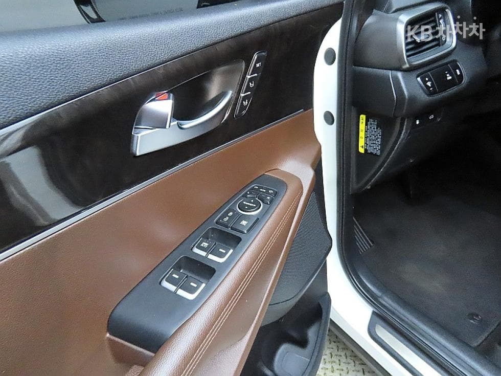 Киа All NewSorentoДизел 2.2 2WD Noblesse Специал (специален признак/издание) - 13
