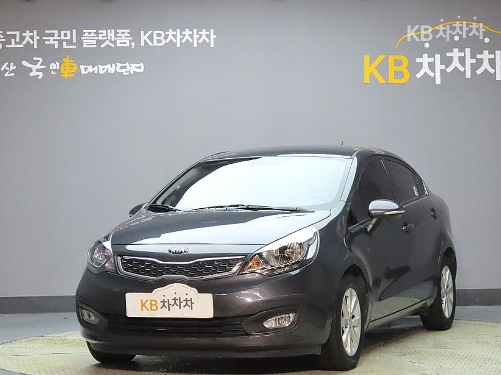 Kia All New Pride / Rio 1.4 MPI Sedan Deluxe - Image 1