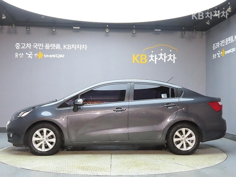 Kia All New Pride / Rio1.4 MPI Sedan Deluxe - 5
