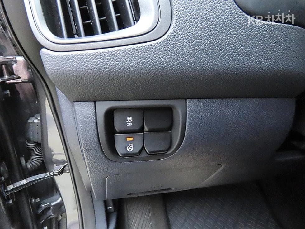Kia All New Pride / Rio1.4 MPI Sedan Deluxe - 13