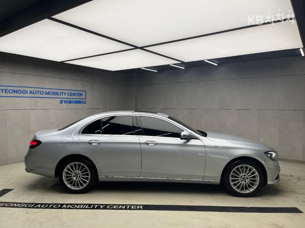 Mercedes-Benz E-Class (W213)E220d 4MATIC Exclusive - 2