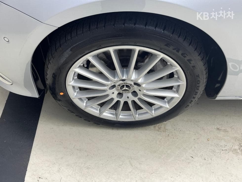 Mercedes-Benz E-Class (W213)E220d 4MATIC Exclusive - 17