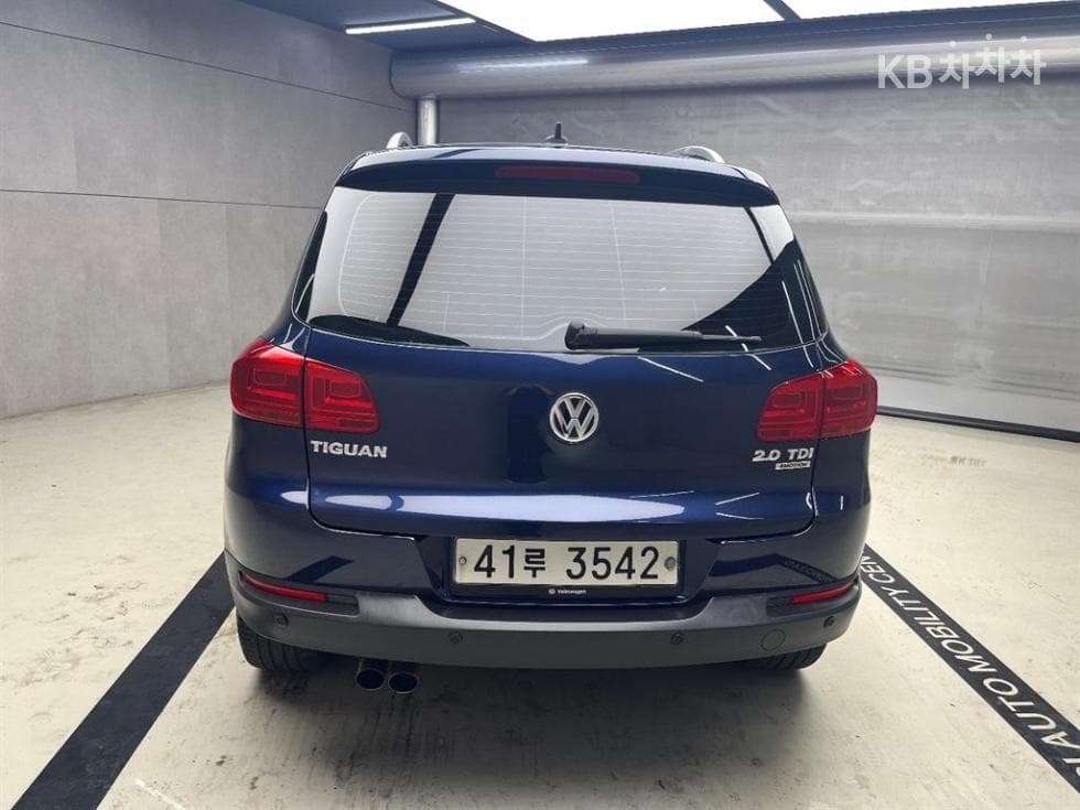 Volkswagen New Tiguan2.0 Turbo Diesel Injection 컴포트 5N - 3