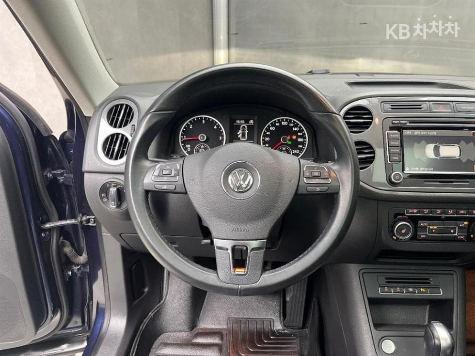 Volkswagen New Tiguan2.0 Turbo Diesel Injection 컴포트 5N - 9