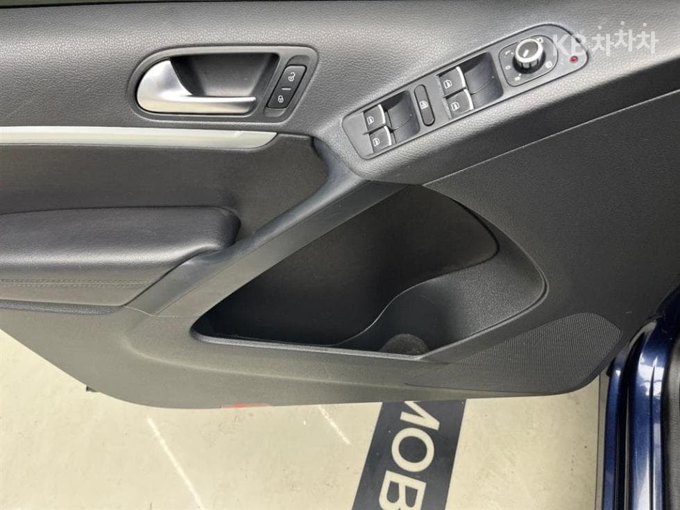 Volkswagen New Tiguan2.0 Turbo Diesel Injection 컴포트 5N - 11