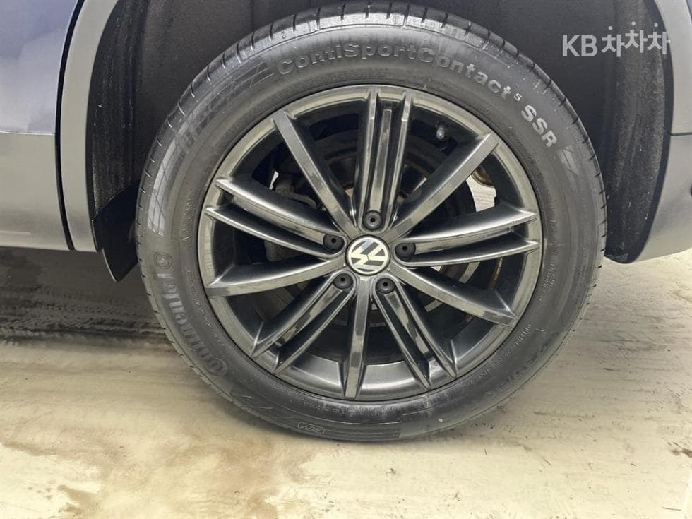 Volkswagen New Tiguan2.0 Turbo Diesel Injection 컴포트 5N - 19