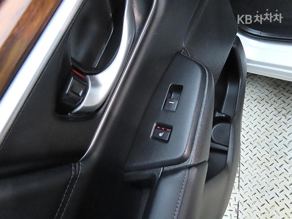 혼다 CR-V 5세대Hybrid 2.0 4WD Touring - 18