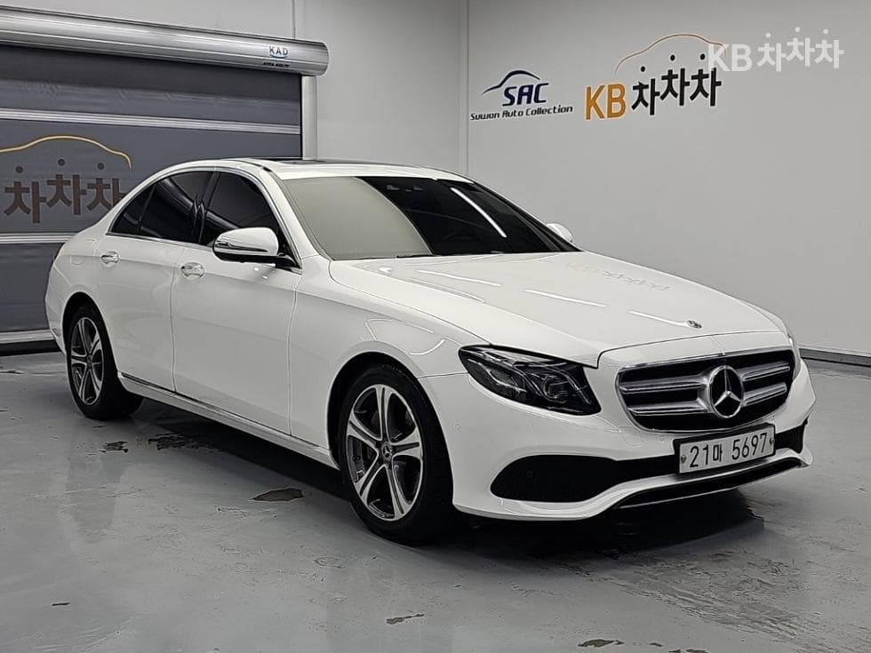 Mercedes-Benz E-Class (W213)E300 Avantgarde - 4
