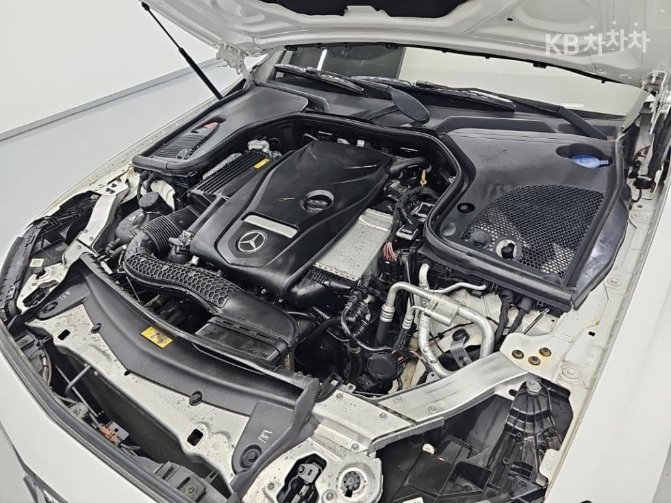 Mercedes-Benz E-Class (W213)E300 Avantgarde - 5