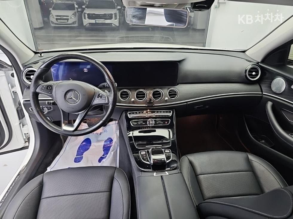 Mercedes-Benz E-Class (W213)E300 Avantgarde - 7