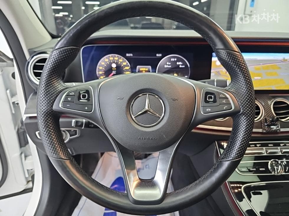 Mercedes-Benz E-Class (W213)E300 Avantgarde - 9