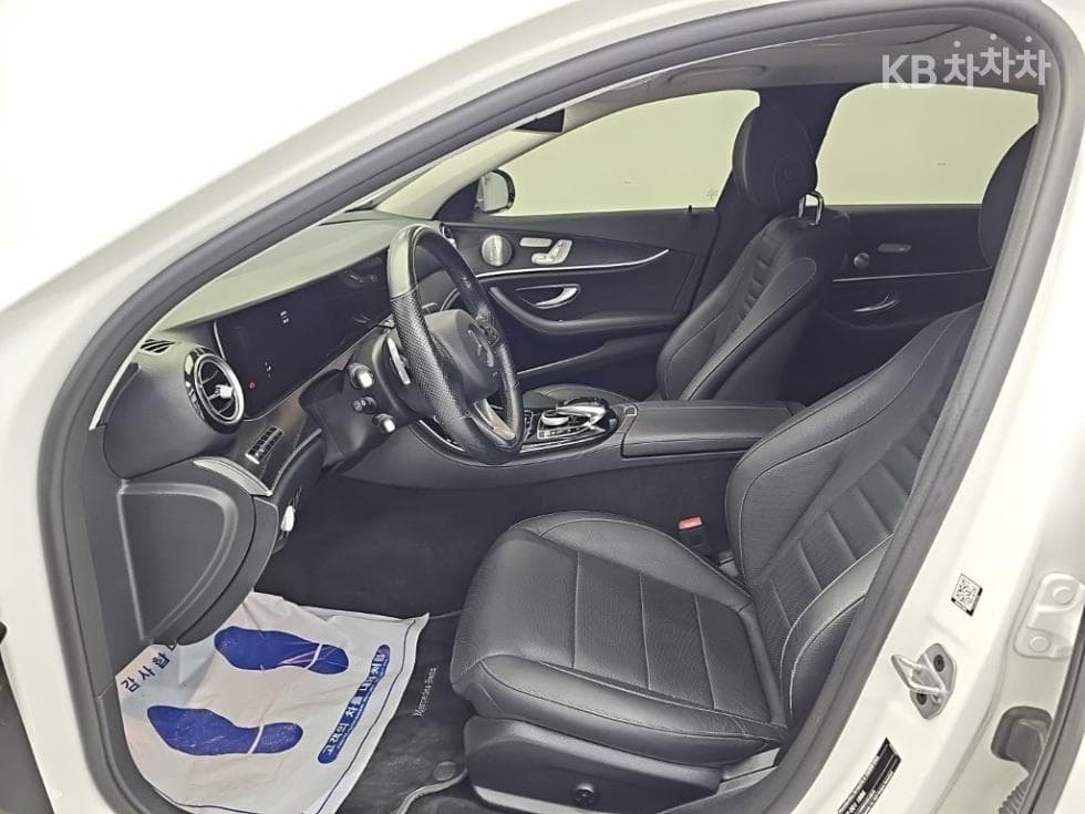 Mercedes-Benz E-Class (W213)E300 Avantgarde - 11