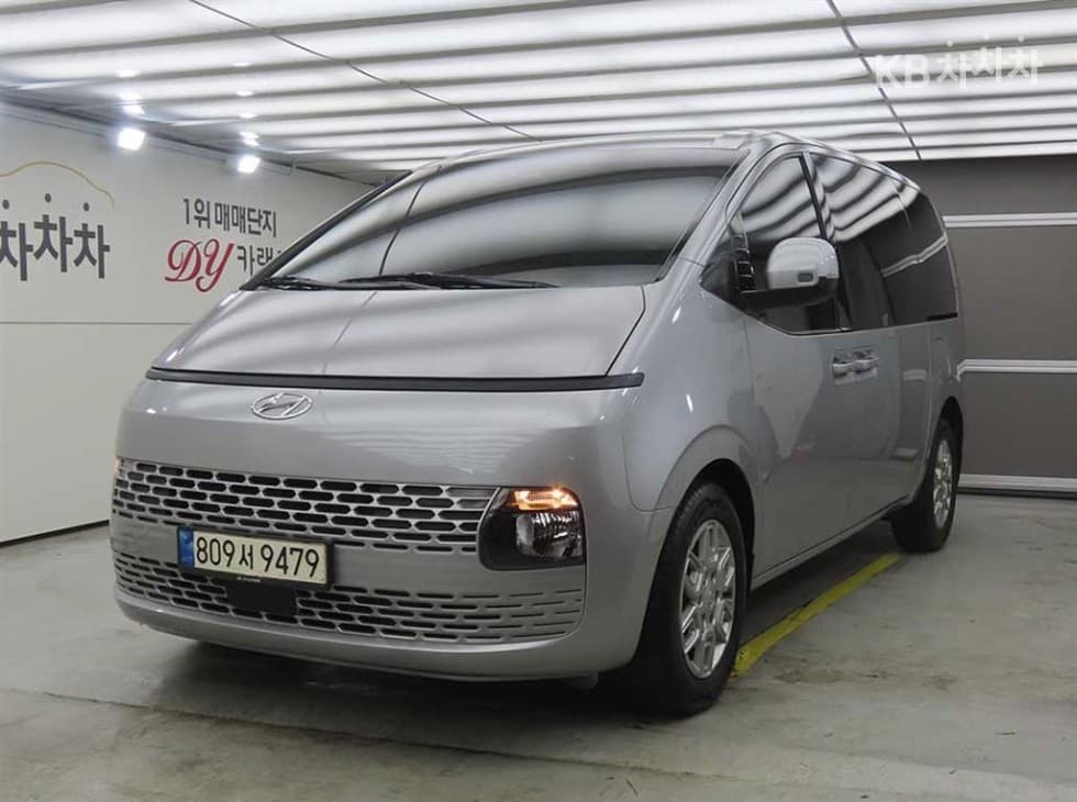 Hyundai Staria Cargo 3.5 LPG Cargo 3 Modern - Image 1
