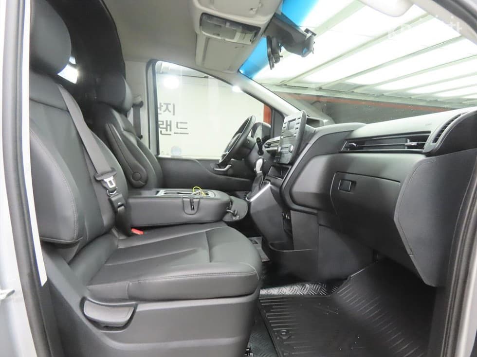 Hyundai Staria Cargo3.5 LPG Cargo 3 Modern - 6
