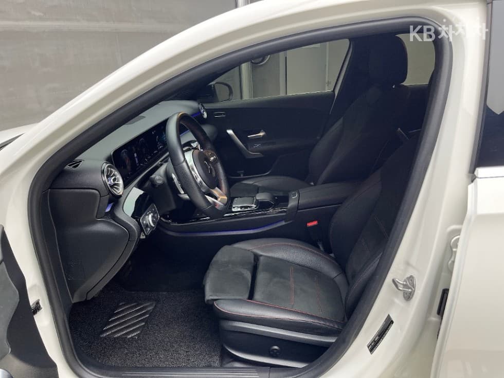 Mercedes-Benz A클래스(W177)A220 Sedan - - 5