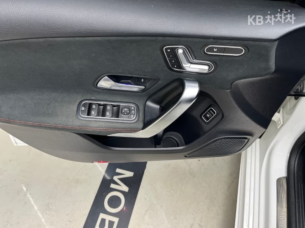 Mercedes-Benz A클래스(W177)A220 Sedan - - 11