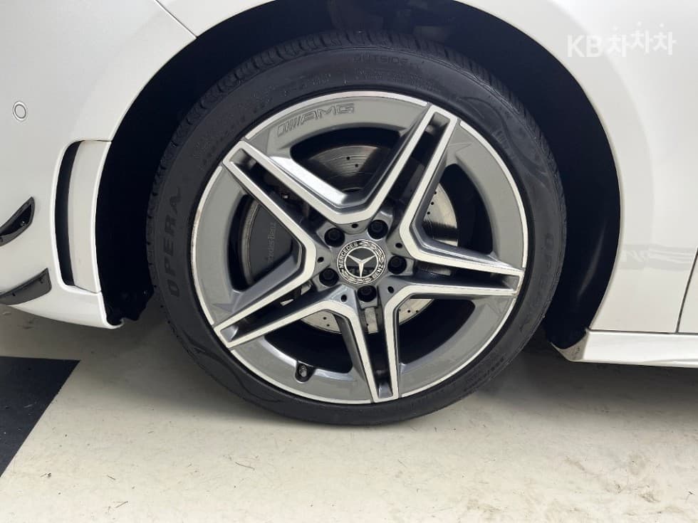 Mercedes-Benz A클래스(W177)A220 Sedan - - 15