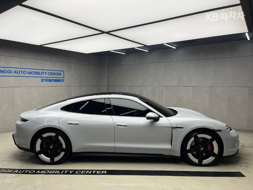 Porsche Taycan4S - 2