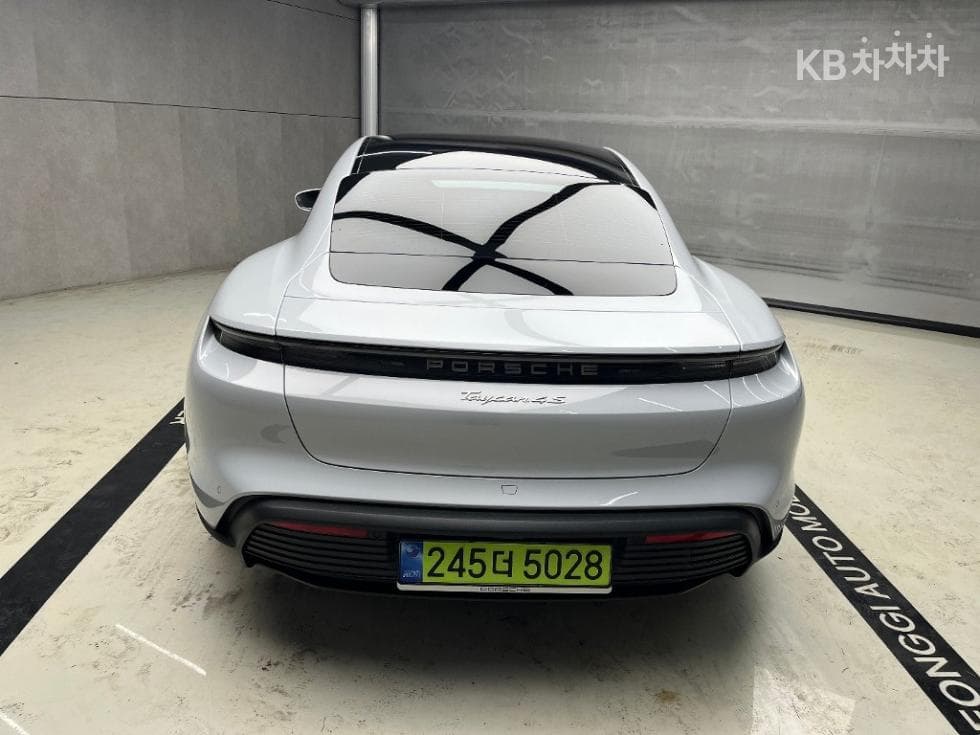 Porsche Taycan4S - 3