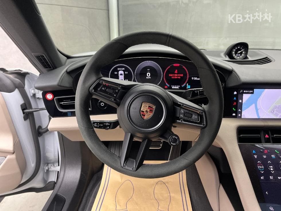 Porsche Taycan4S - 9