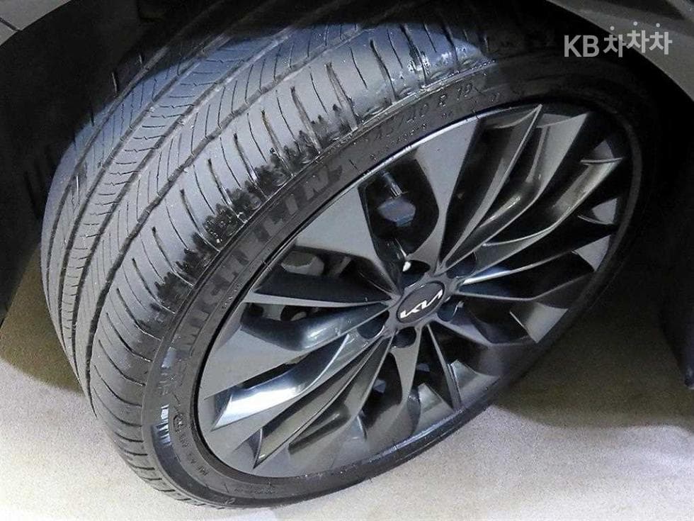 Киа K82.5L бензин Signature Специал (специален признак/издание) - 20