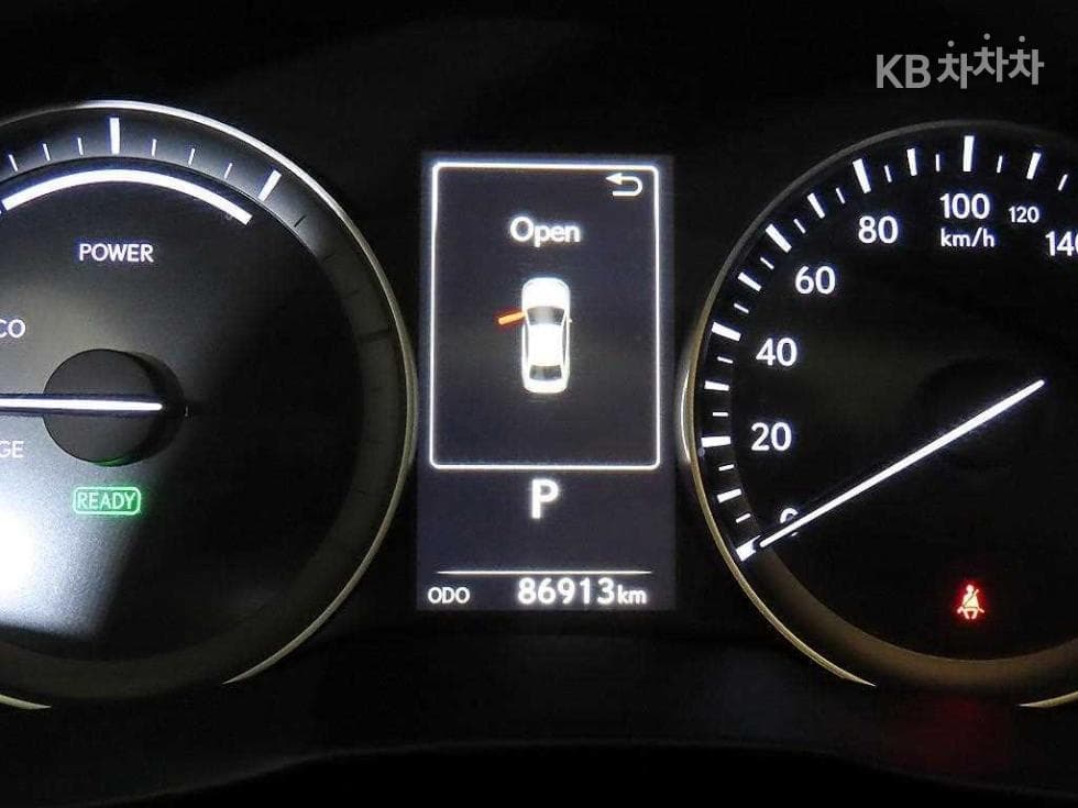 Lexus New ES300h Supreme (High Trim)+ - 9