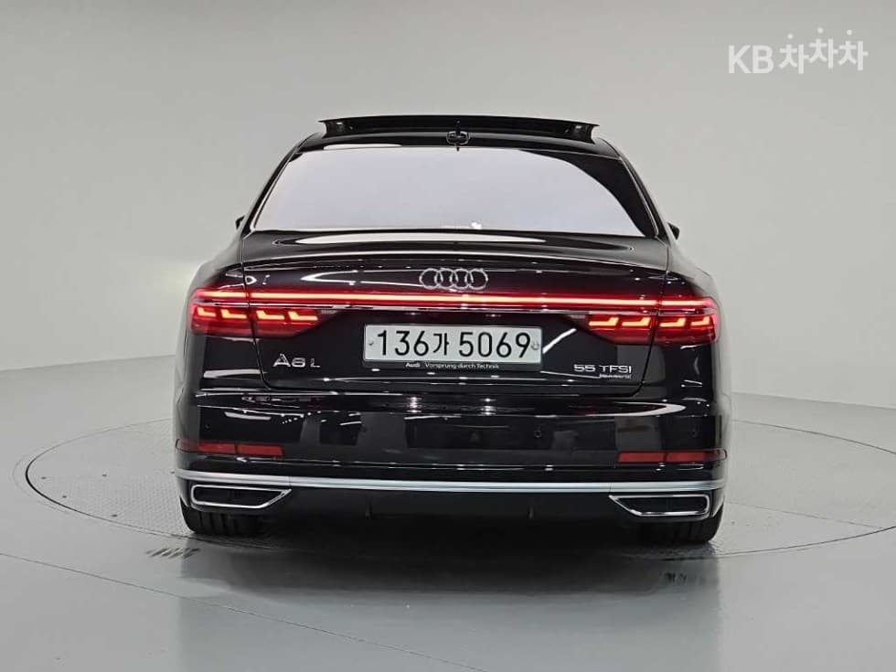 Audi A8 (D5)55 TFSI Quattro LWB - 3