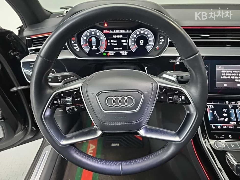 Audi A8 (D5)55 TFSI Quattro LWB - 9